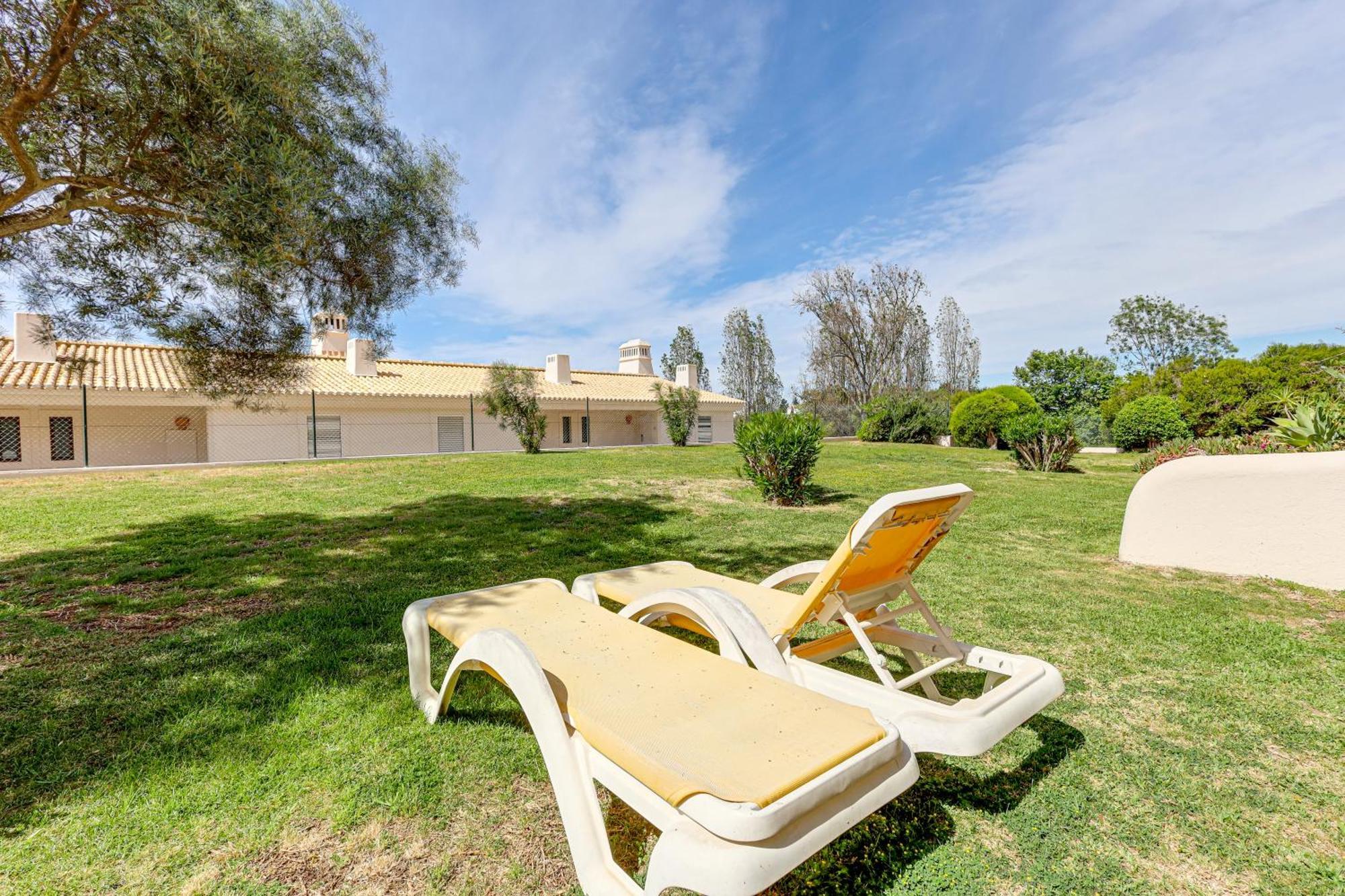 Apartment With 2 Bedrooms, 2M To The Beach Armação de Pêra Eksteriør billede