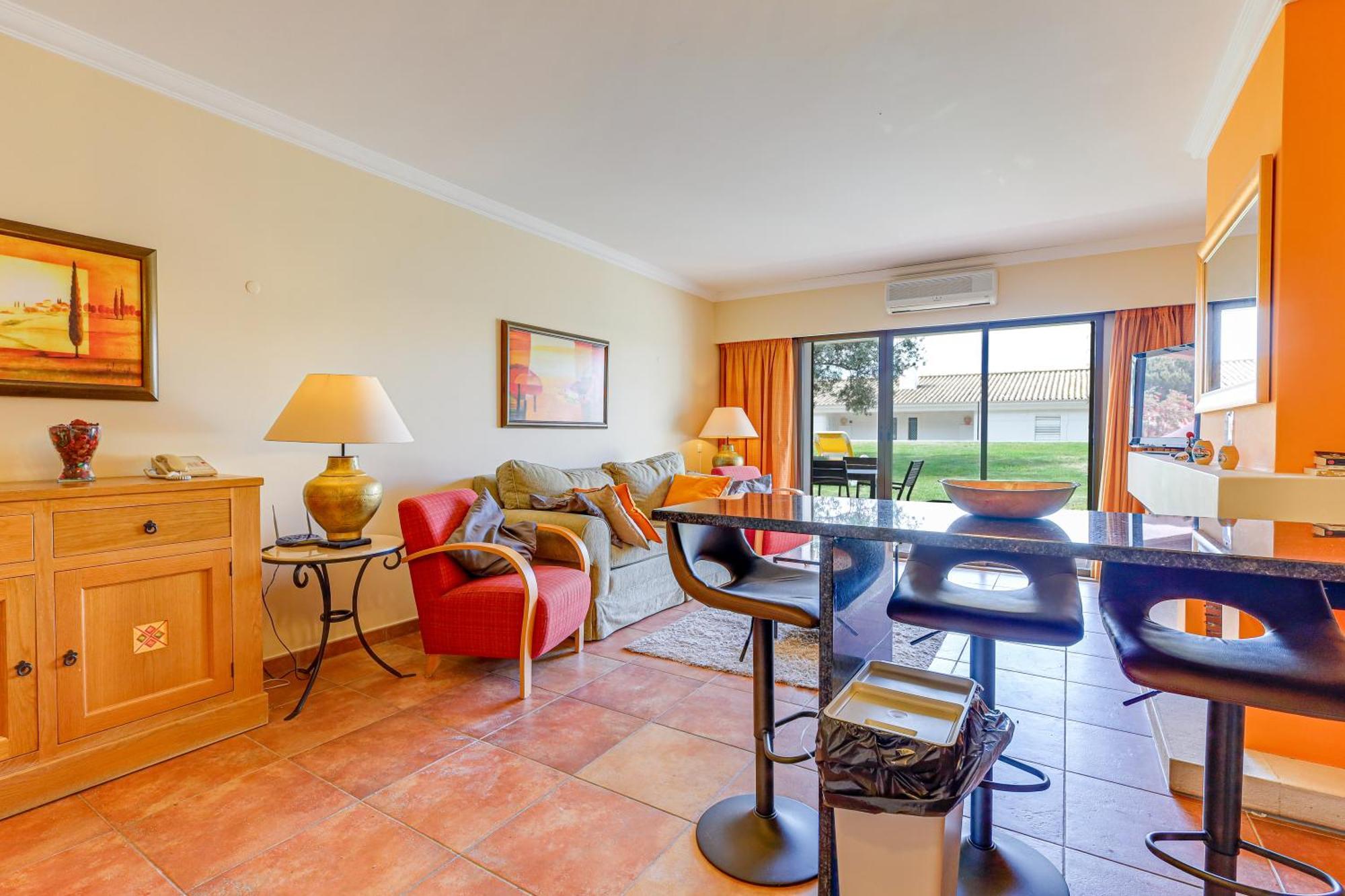 Apartment With 2 Bedrooms, 2M To The Beach Armação de Pêra Eksteriør billede