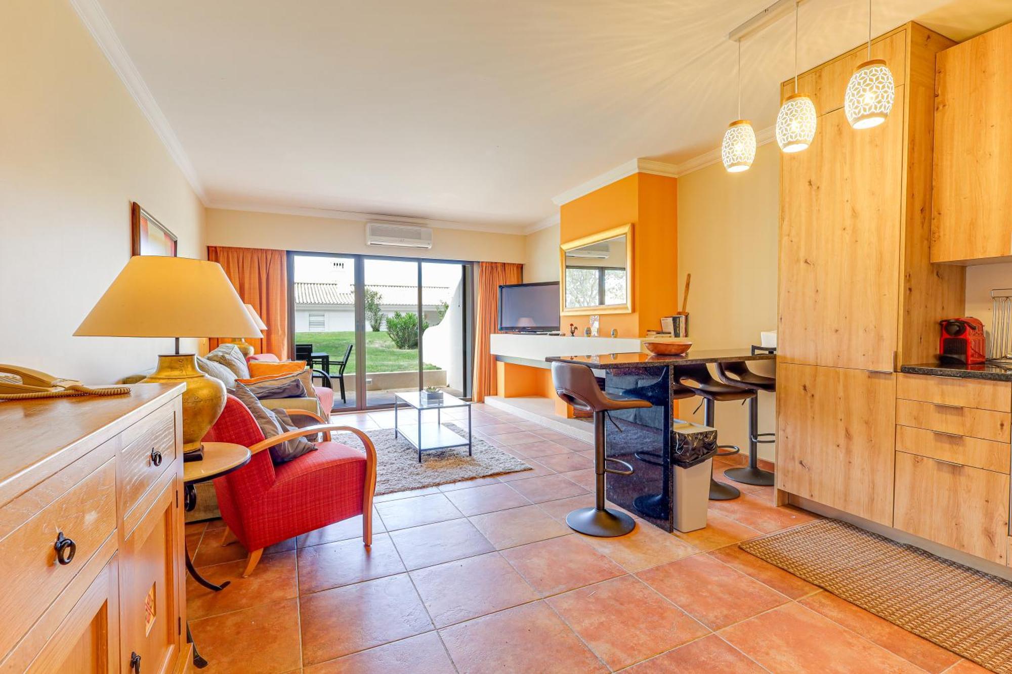 Apartment With 2 Bedrooms, 2M To The Beach Armação de Pêra Eksteriør billede