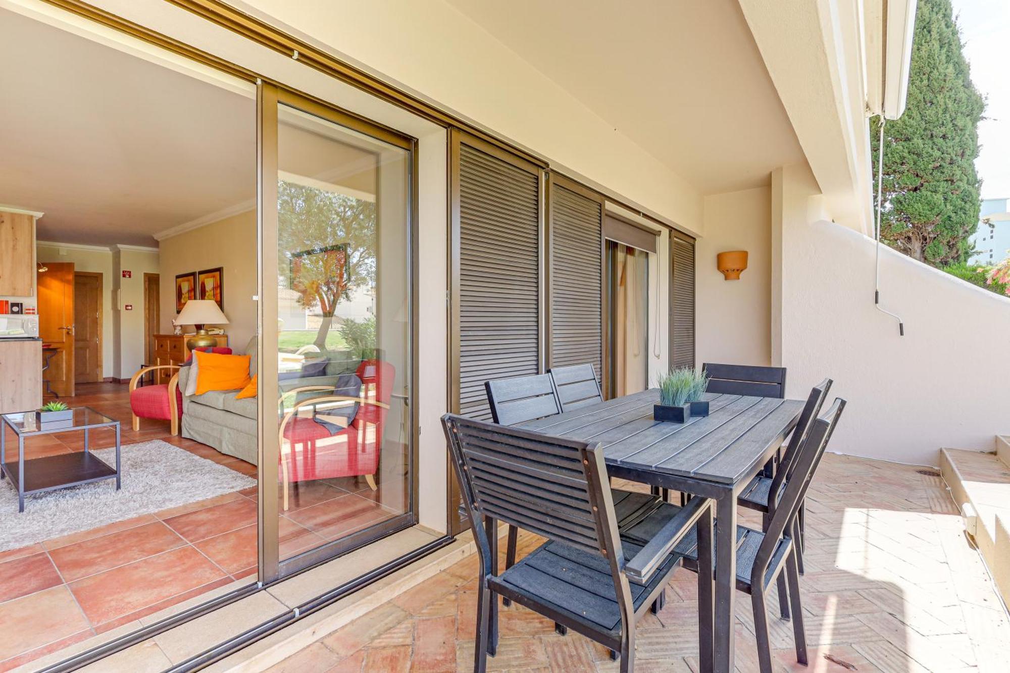 Apartment With 2 Bedrooms, 2M To The Beach Armação de Pêra Eksteriør billede